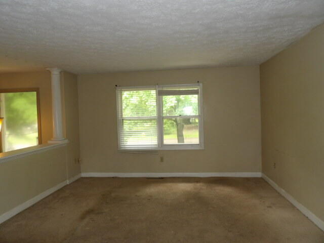 243 Devon Road Battle Creek, MI 49015 - Photo 2 of 31