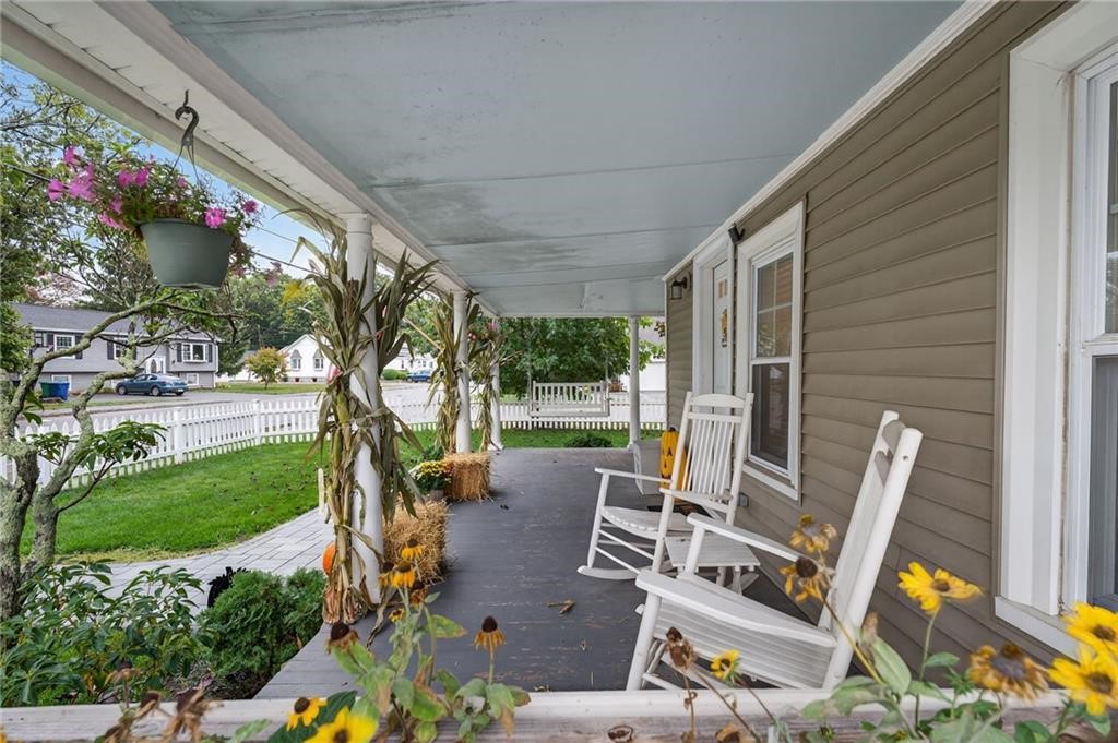 352 Church Avenue Warwick, RI 02889 - Photo 4 of 50