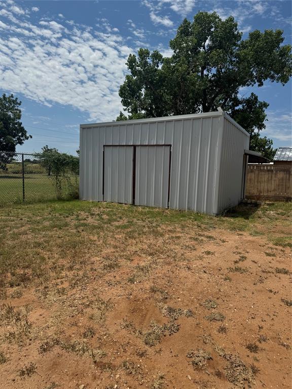 1516 South 8th Street Chillicothe, TX 79225 - Photo 4 of 28 a view of a backyard