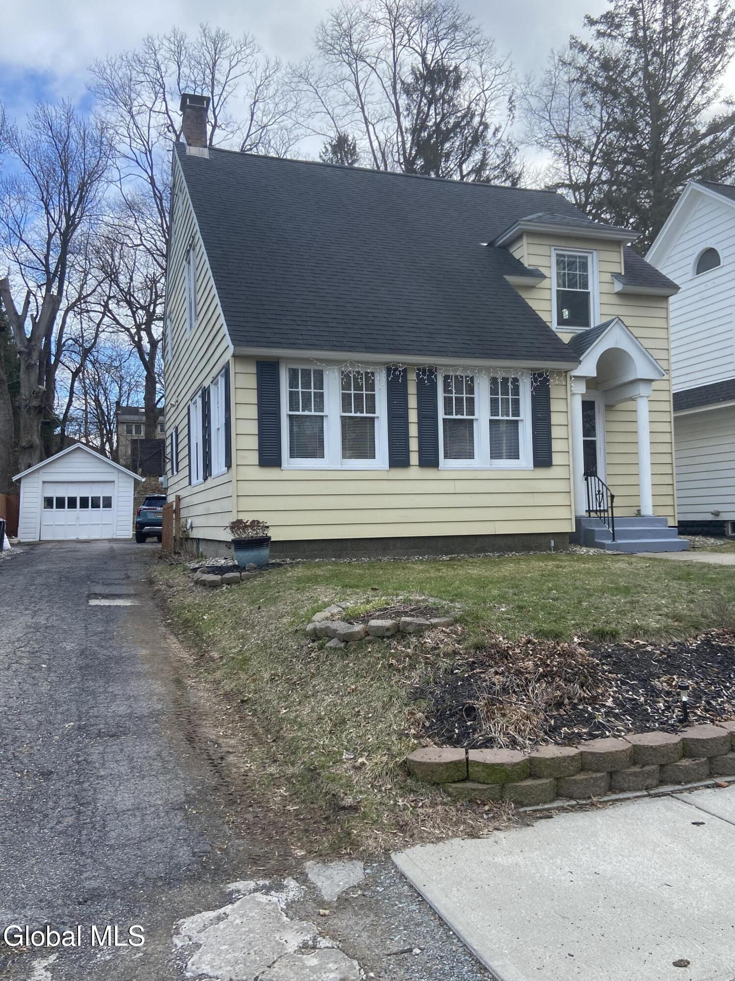 120 Washington Road Scotia, NY 12302 - Photo 2 of 24 IMG_5692