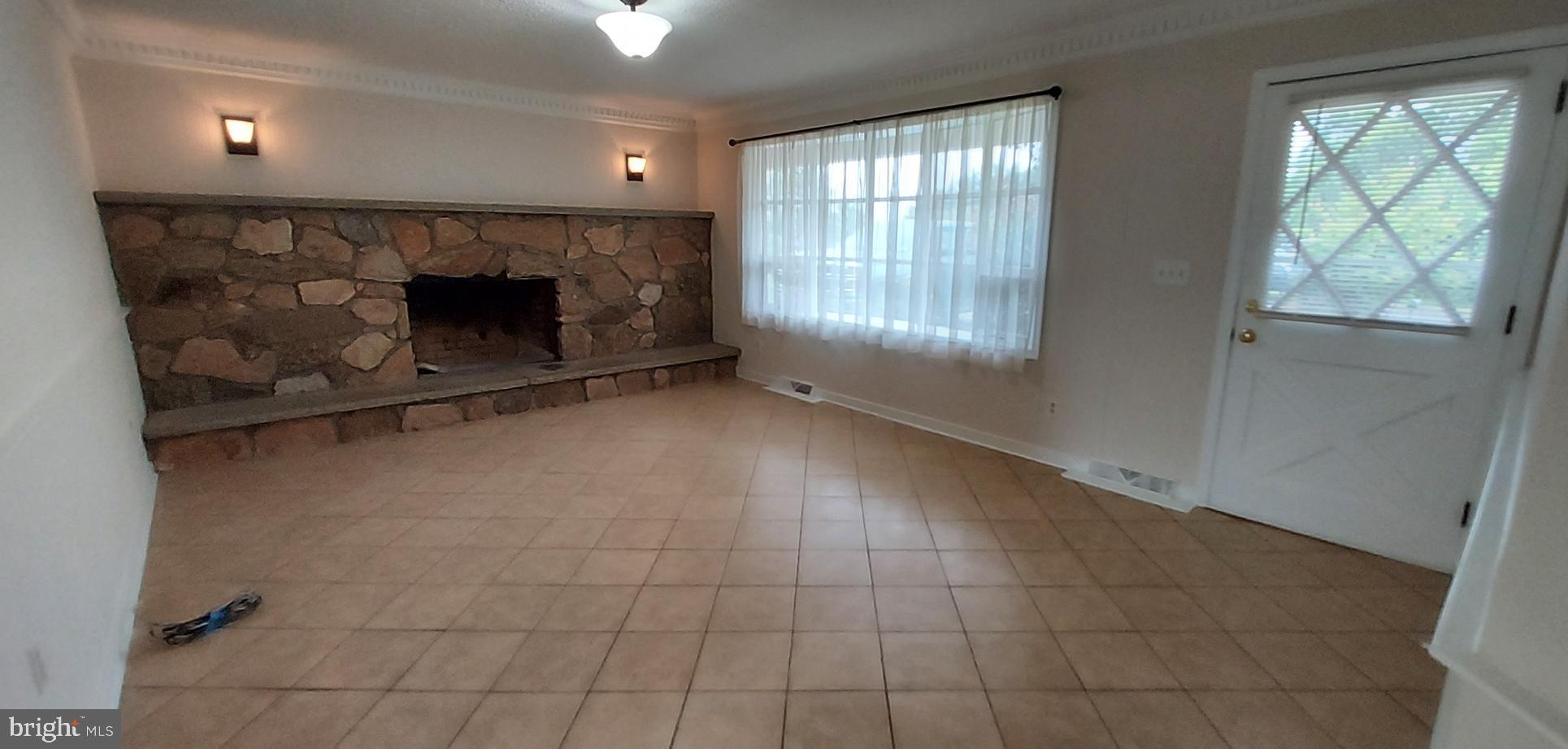 613 Overlook Street Culpeper, VA 22701 - Photo 2 of 15