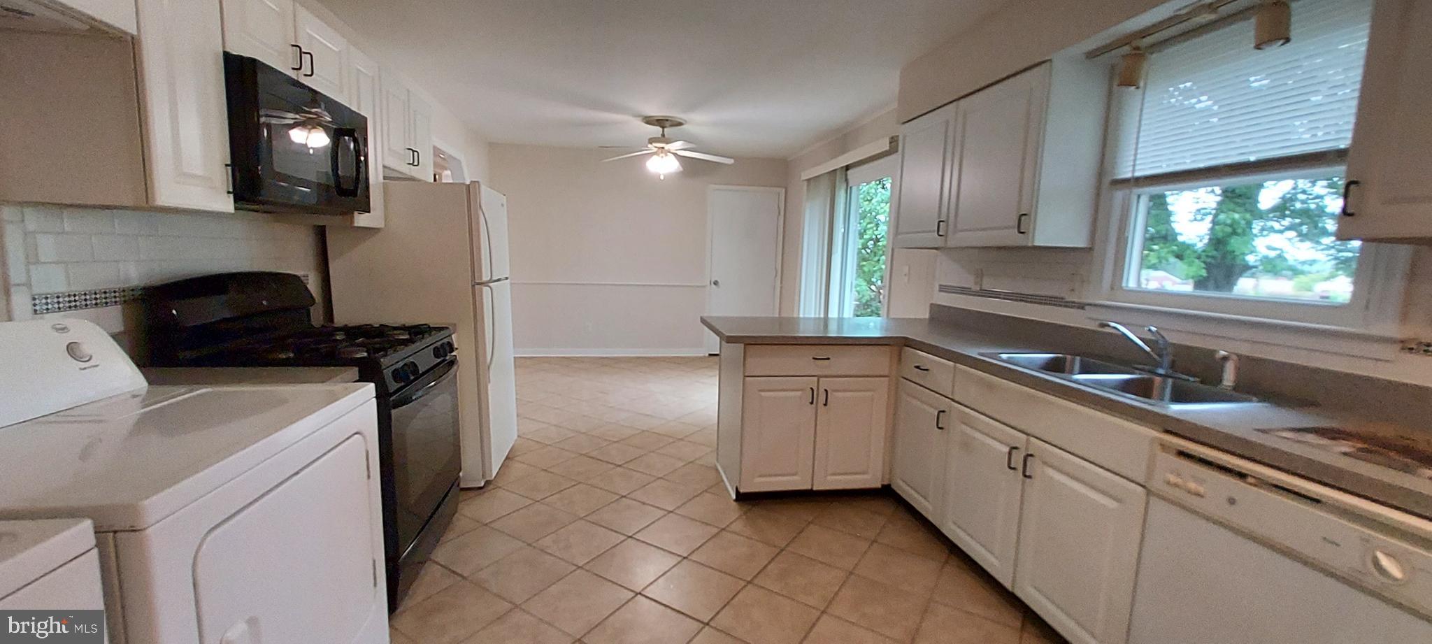 613 Overlook Street Culpeper, VA 22701 - Photo 5 of 15 Eat-in kitchen
