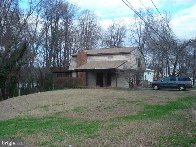 816 Riverside Drive Pasadena, MD 21122 - Photo 4 of 16 LOOK AT THE LOT SIZE