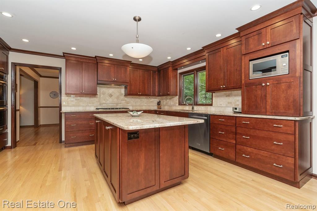 3449 Summit Ridge Drive Rochester Hills, MI 48306 - Photo 10 of 44