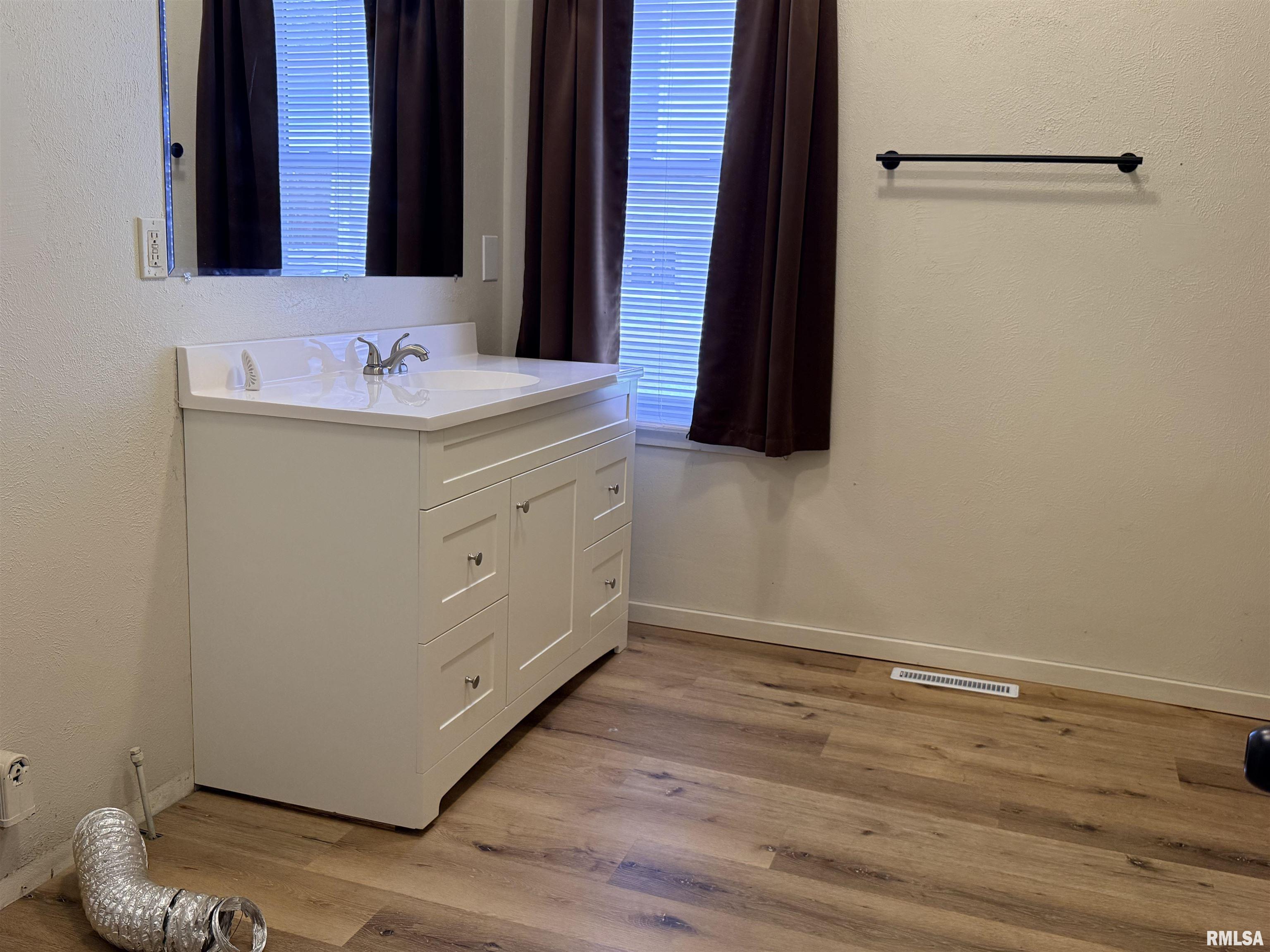 378 Fulton Place Canton, IL 61520 - Photo 9 of 18