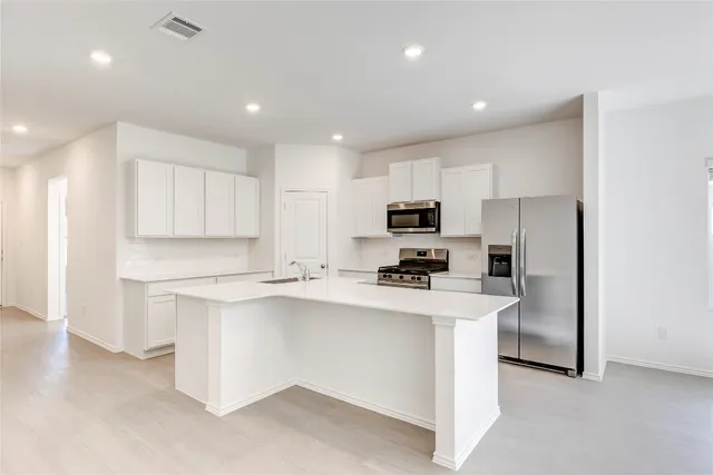 $2,295 | 163 Cibolo Crk Drive, Bastrop, TX 78602