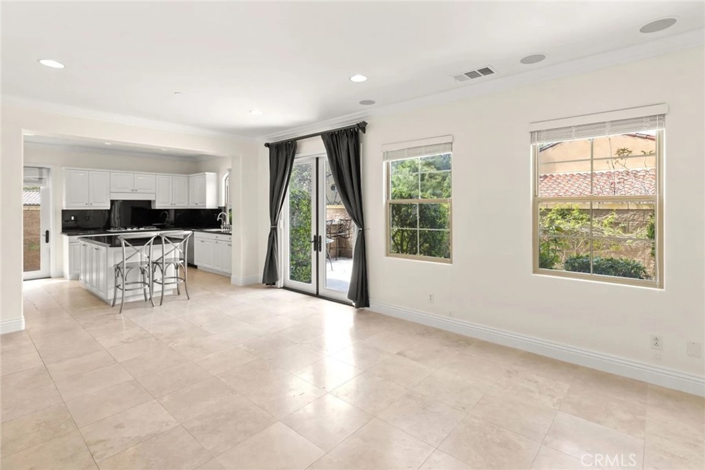 61 Shade Tree Irvine, CA 92603 - Photo 11 of 38