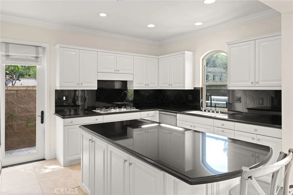 61 Shade Tree Irvine, CA 92603 - Photo 12 of 38