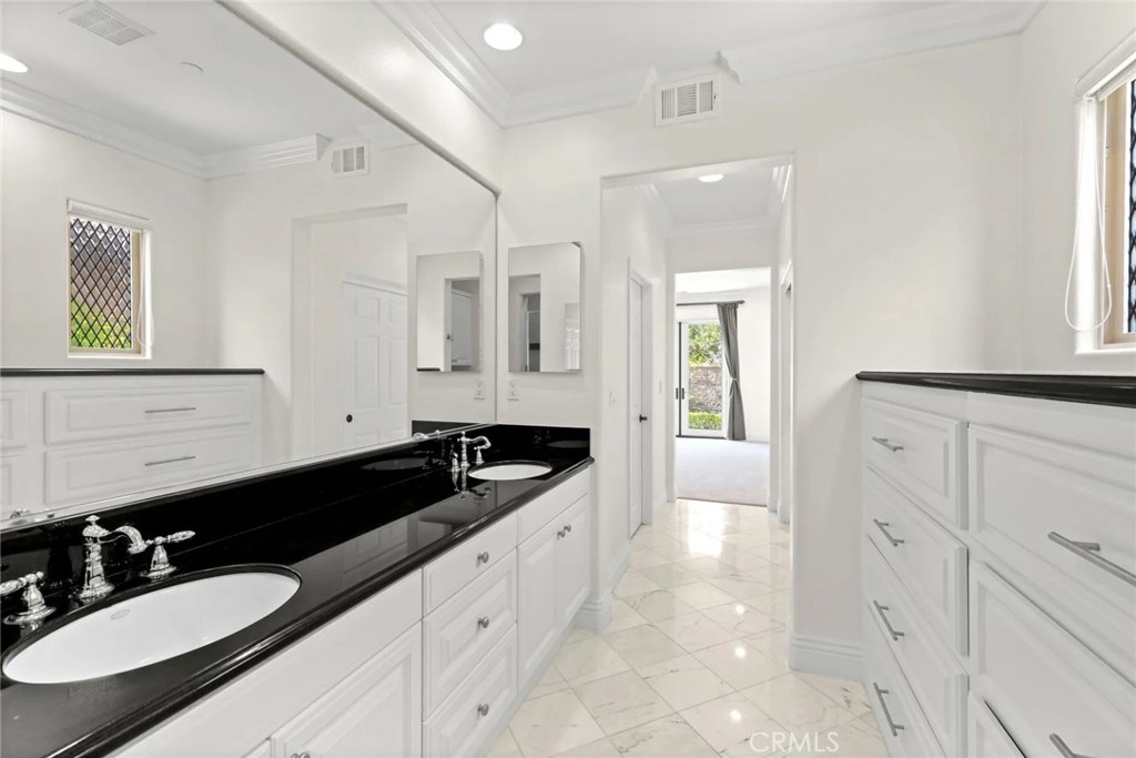 61 Shade Tree Irvine, CA 92603 - Photo 18 of 38