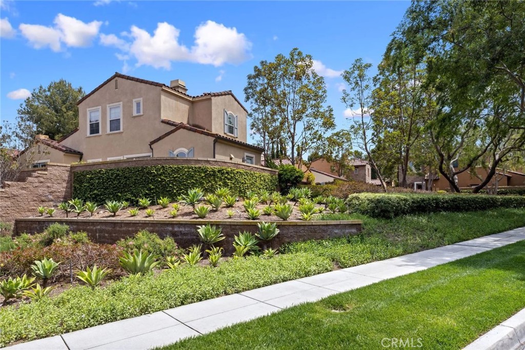 61 Shade Tree Irvine, CA 92603 - Photo 3 of 38