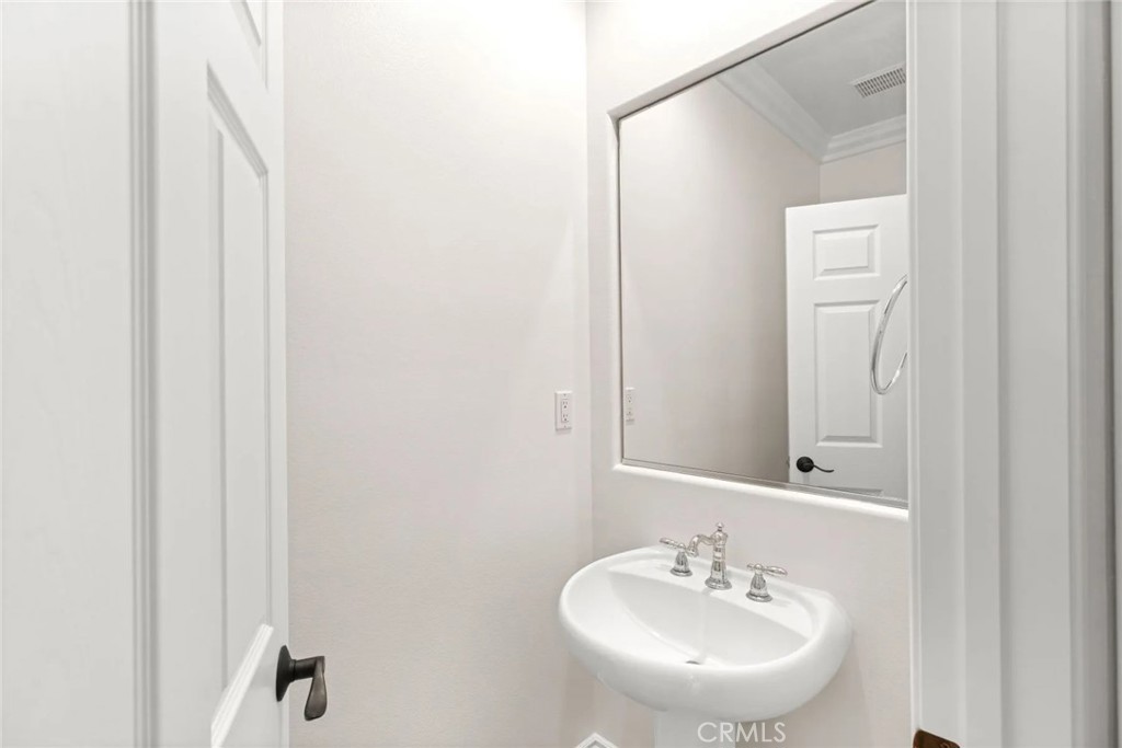 61 Shade Tree Irvine, CA 92603 - Photo 32 of 38