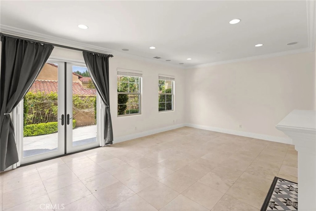 61 Shade Tree Irvine, CA 92603 - Photo 5 of 38