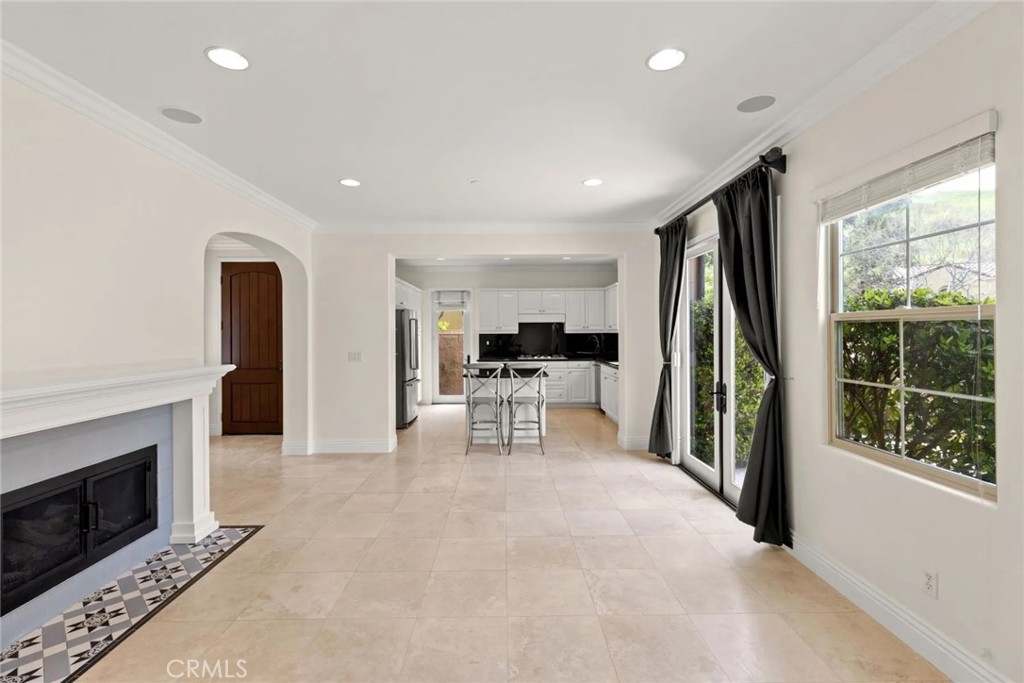 61 Shade Tree Irvine, CA 92603 - Photo 10 of 38