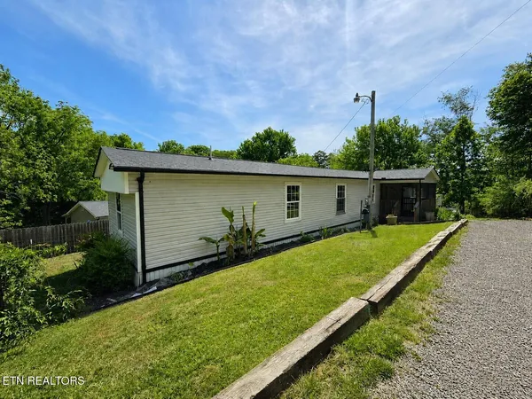 $189,000 | 221 Elm Grove Street, Loudon, TN 37774