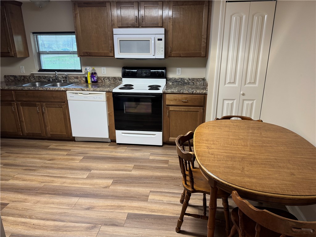 828 Knox Street Nahunta, GA 31553 - Photo 7 of 16