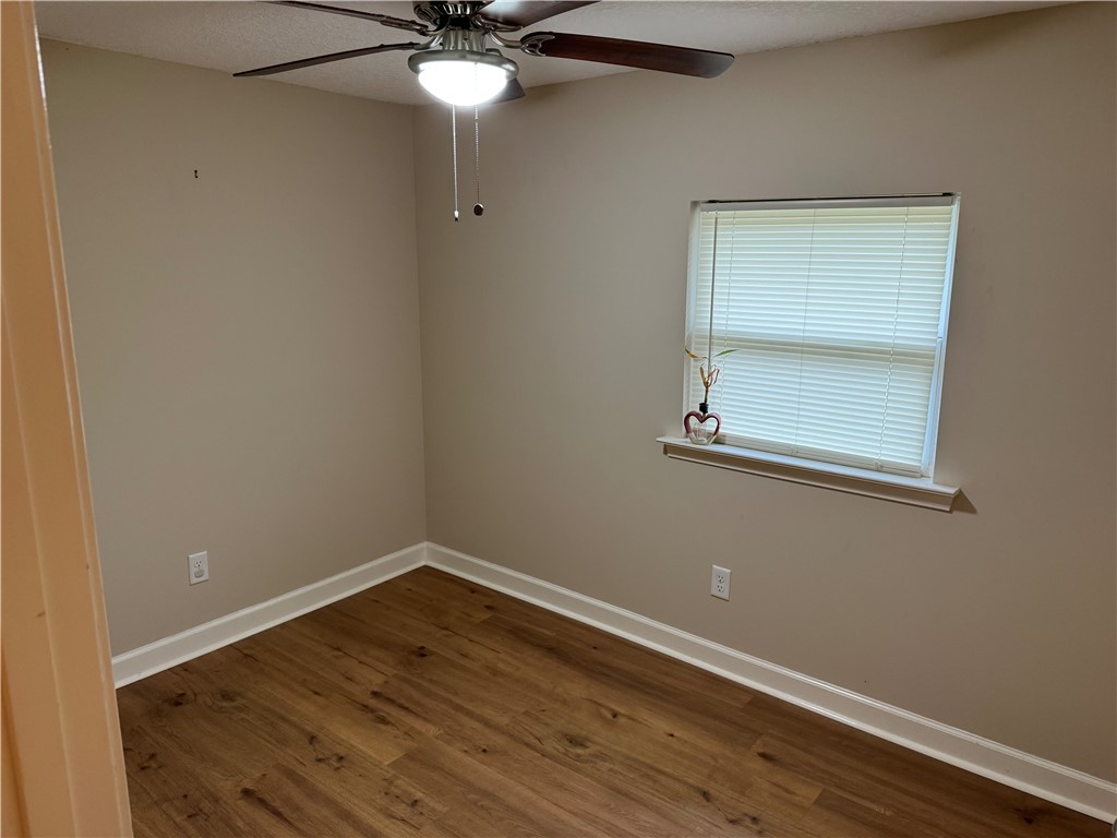 828 Knox Street Nahunta, GA 31553 - Photo 10 of 16