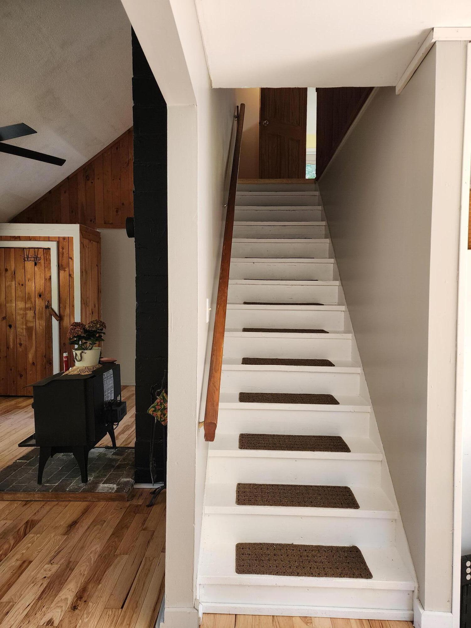 130 Cushing Road Durham, ME 04222 - Photo 14 of 25 Staircase