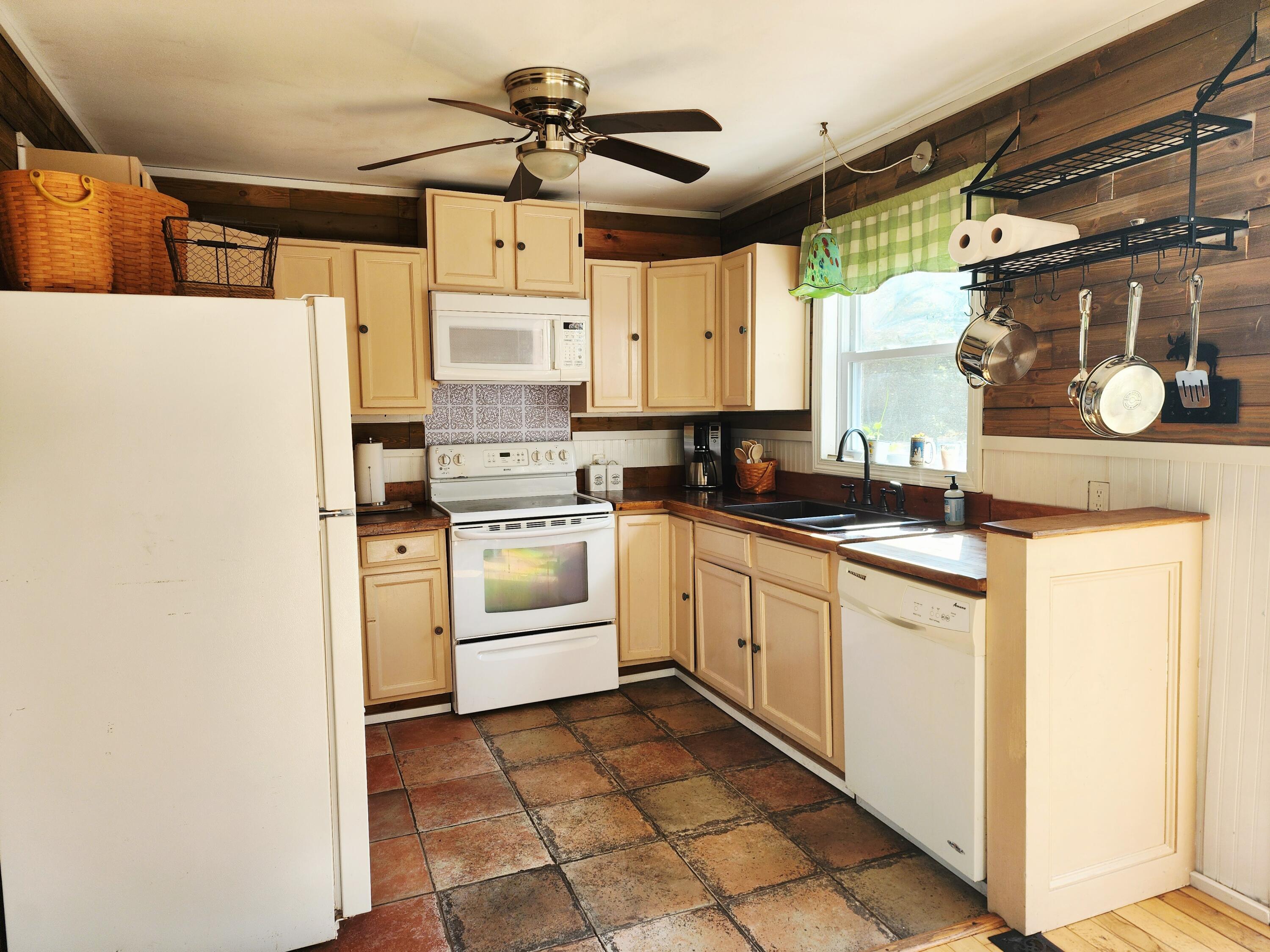 130 Cushing Road Durham, ME 04222 - Photo 9 of 25 kitchen