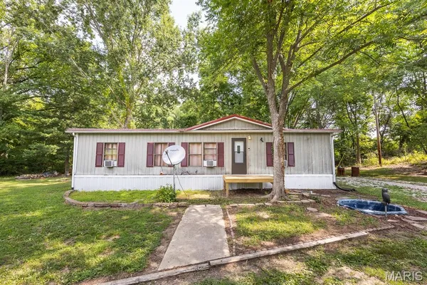 $330,000 | 19 South Washington Street, Lenzburg, IL 62255