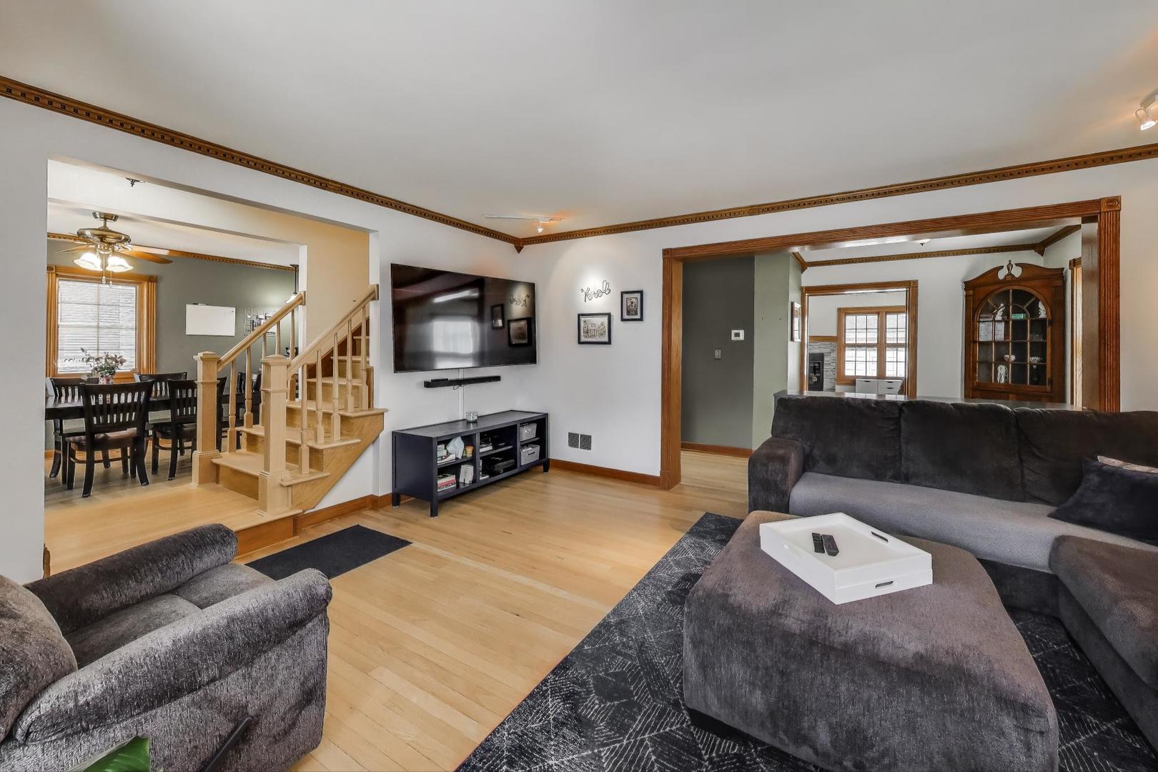 1607 South Ashland Avenue Park Ridge, IL 60068 - Photo 3 of 33