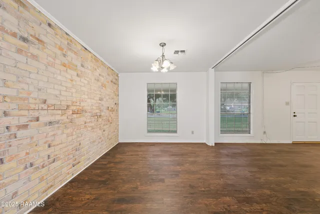 $195,000 | 135 Oak Drive, St. Martinville, LA 70582