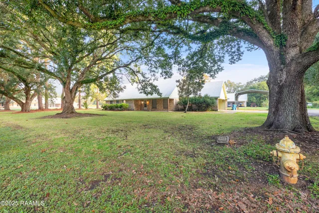 $195,000 | 135 Oak Drive, St. Martinville, LA 70582
