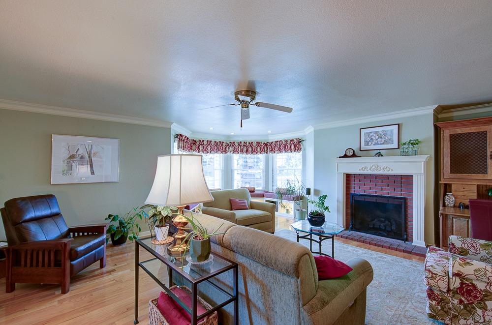 569 West Sample Avenue Clovis, CA 93612 - Photo 24 of 45
