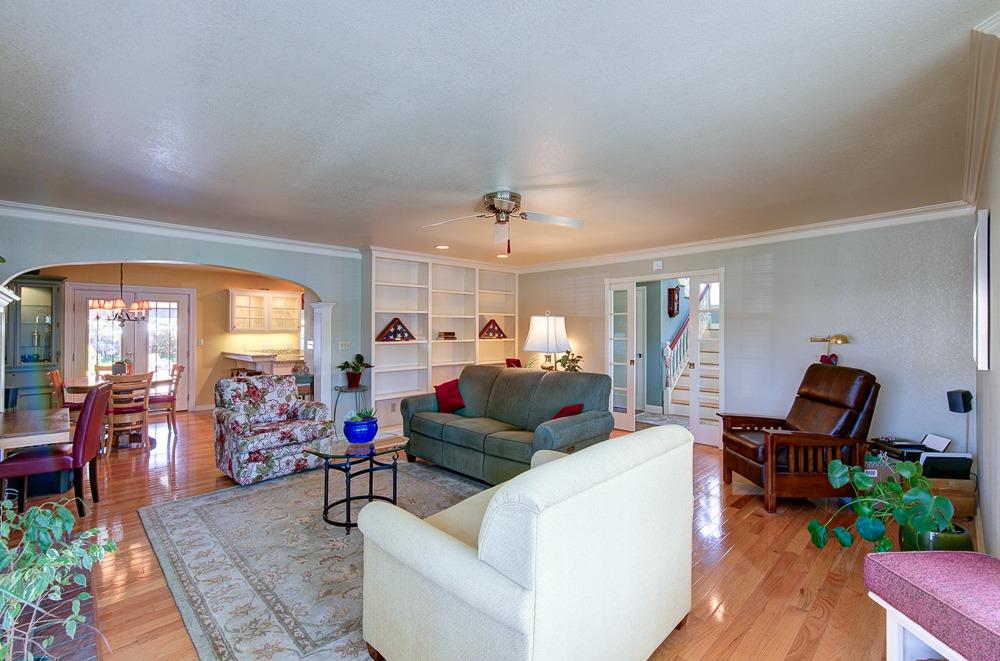 569 West Sample Avenue Clovis, CA 93612 - Photo 25 of 45