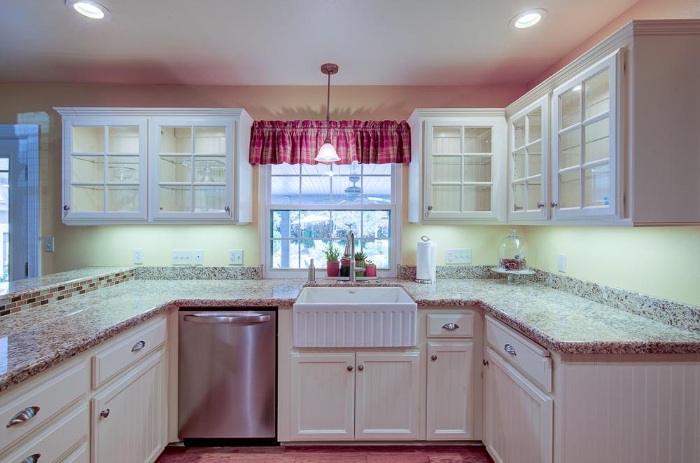 569 West Sample Avenue Clovis, CA 93612 - Photo 31 of 45
