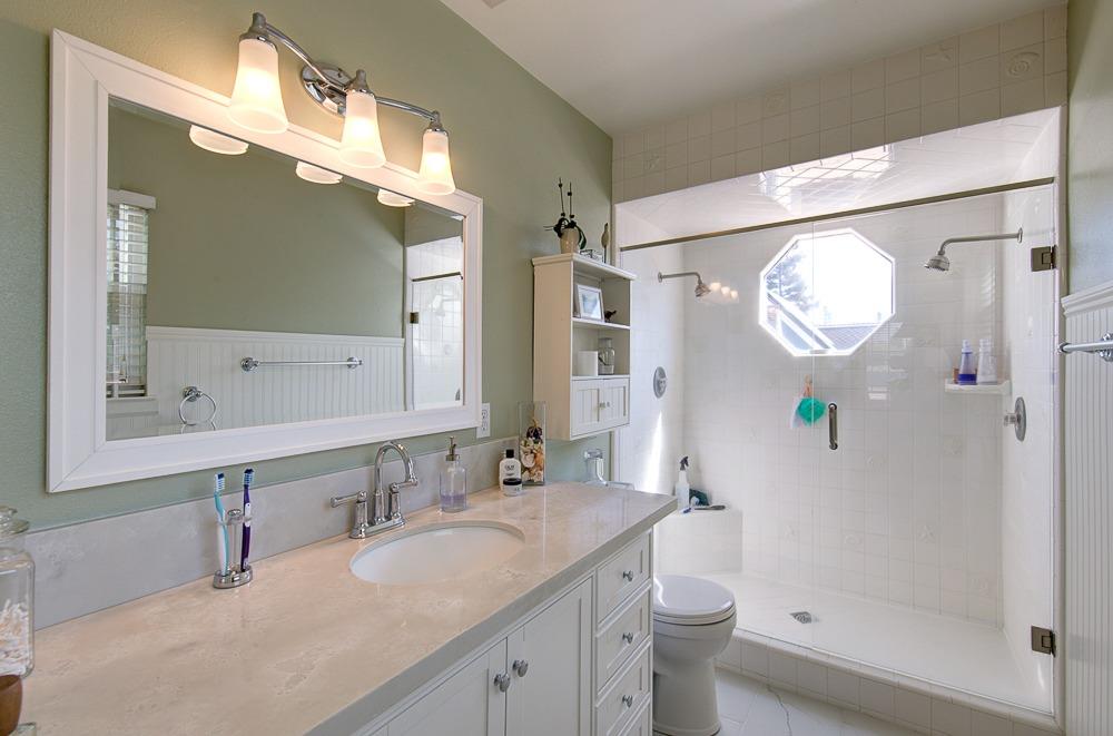 569 West Sample Avenue Clovis, CA 93612 - Photo 38 of 45