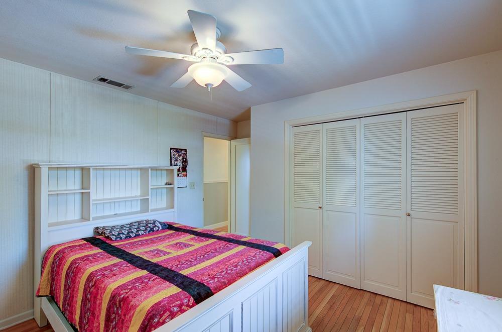 569 West Sample Avenue Clovis, CA 93612 - Photo 40 of 45
