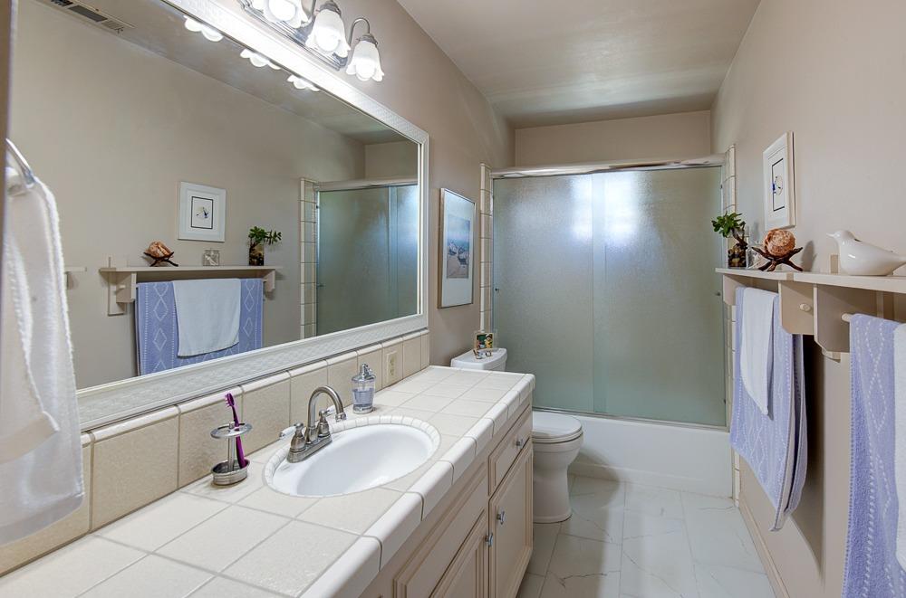 569 West Sample Avenue Clovis, CA 93612 - Photo 41 of 45