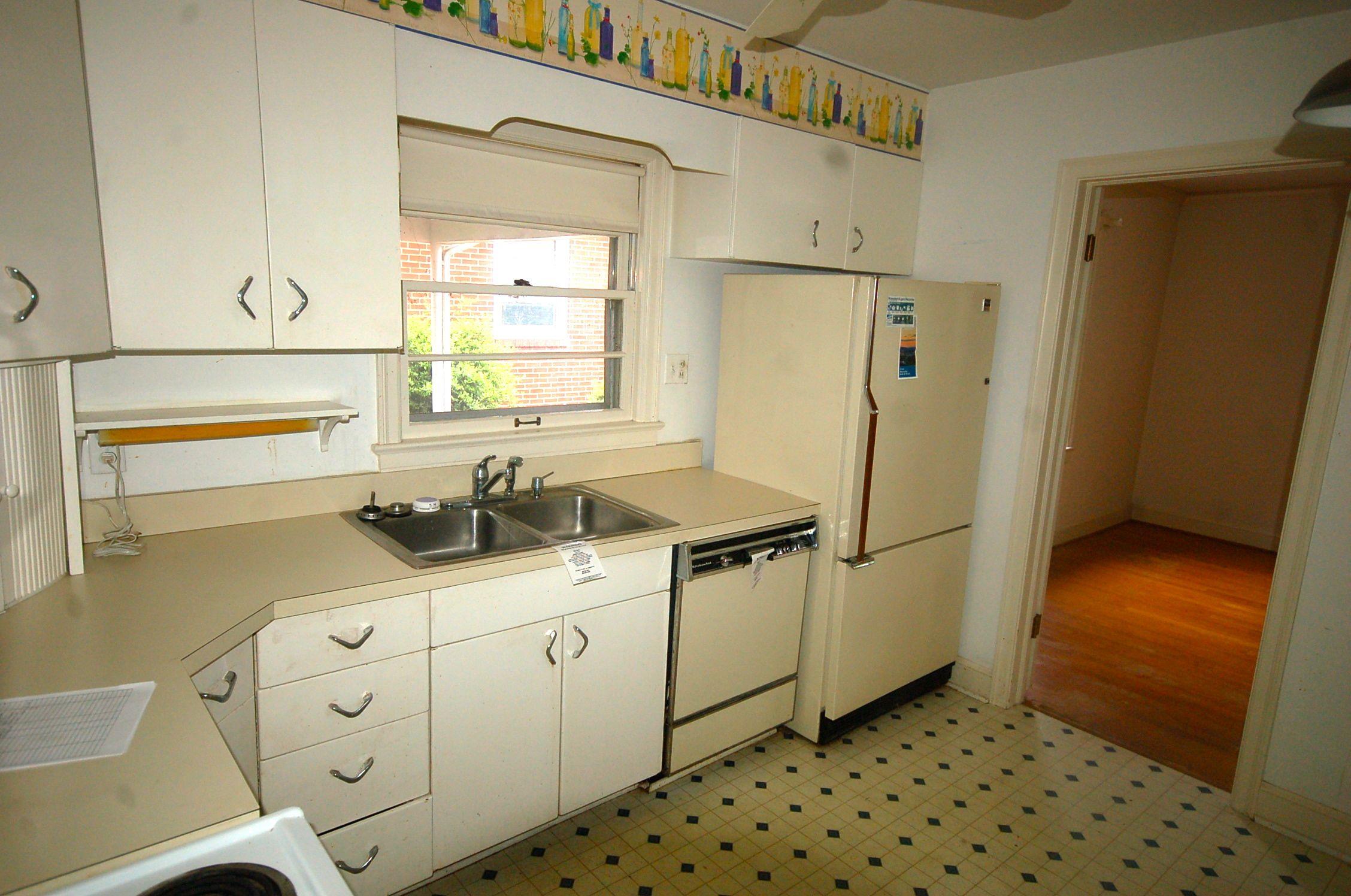 2361 Howard Road Southwest Roanoke, VA 24015 - Photo 7 of 24 KITCHEN 3