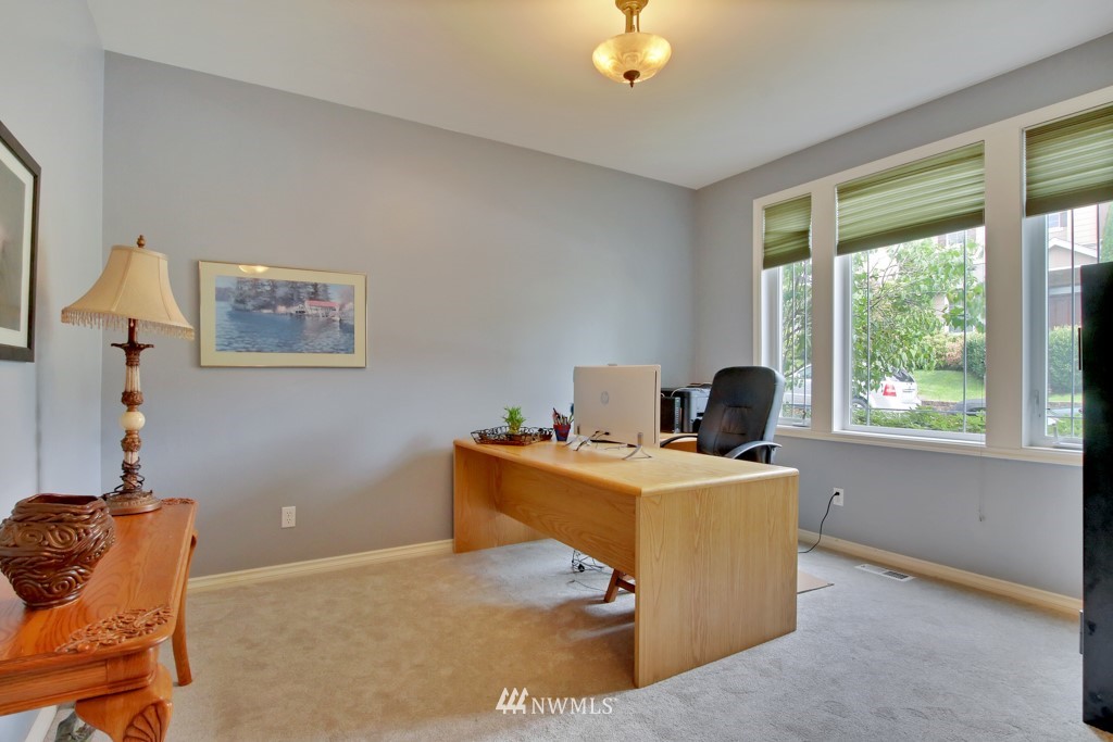 17043 166th Place Southeast Renton, WA 98058 - Photo 3 of 25 Gallery Image 3