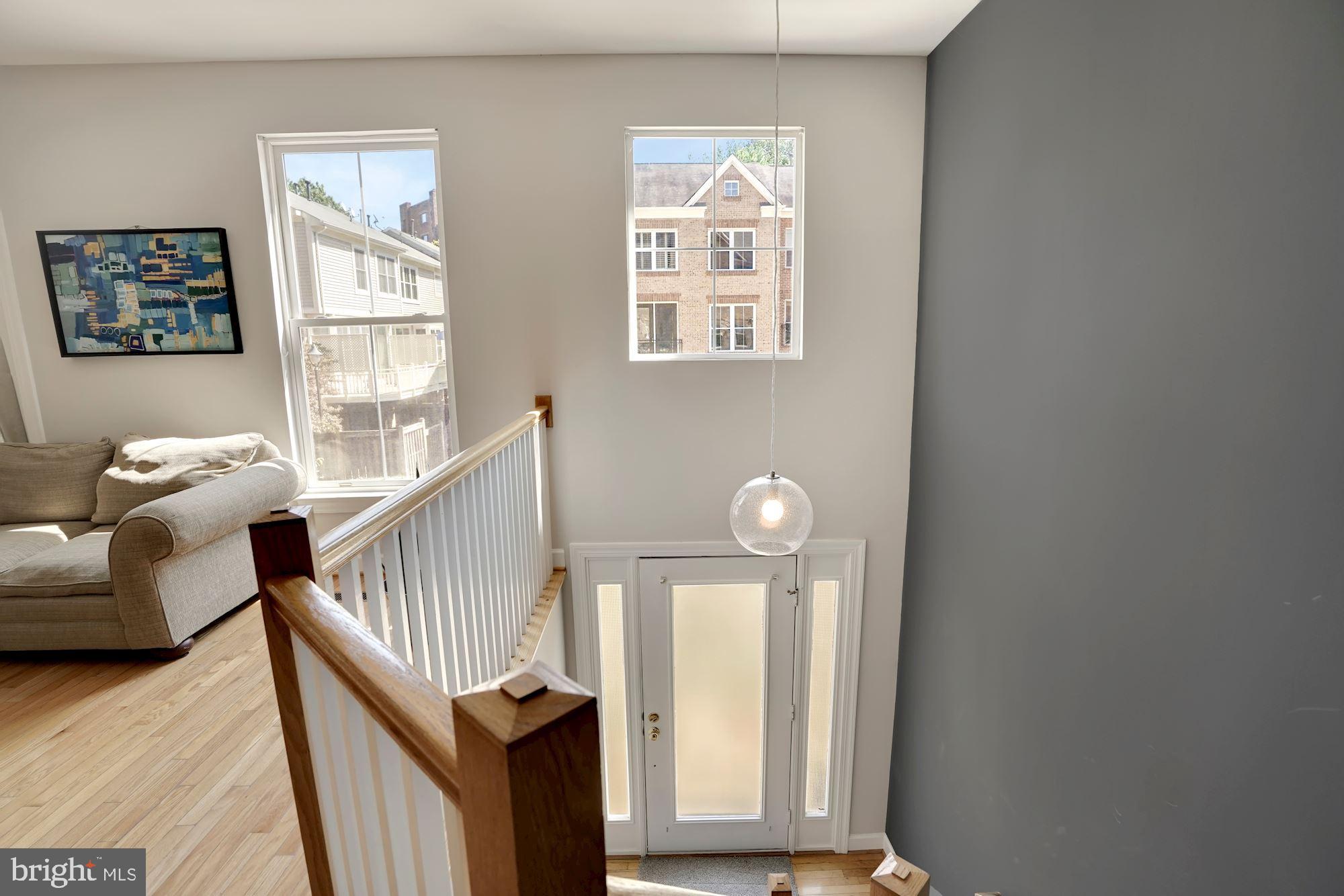 11502 Waterhaven Court Reston, VA 20190 - Photo 3 of 26 Main Level - Lots of natural light
