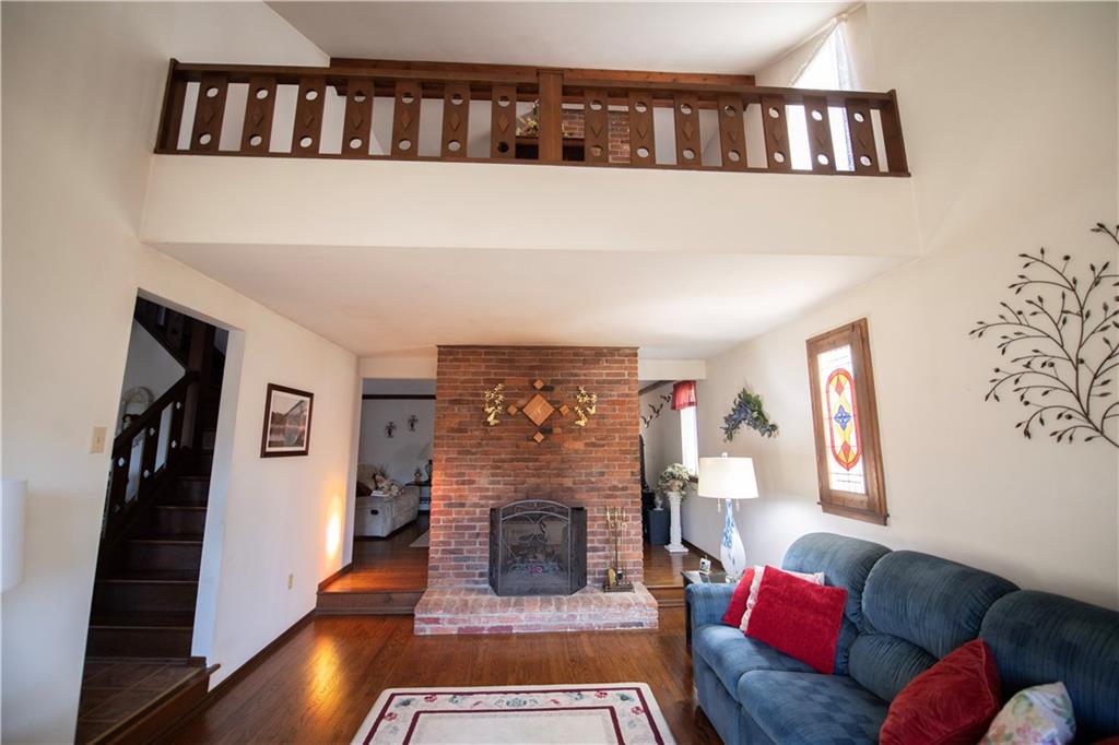 407 Golden Grove Road Baden, PA 15005 - Photo 9 of 38