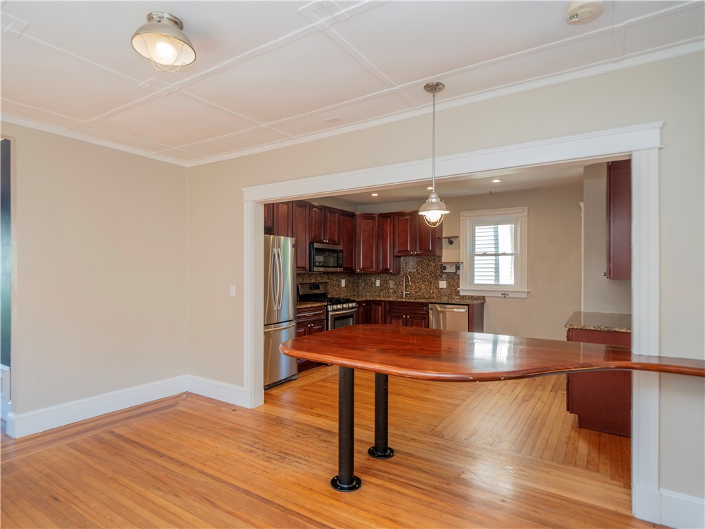 573 Spring Street Newport, RI 02840 - Photo 15 of 50