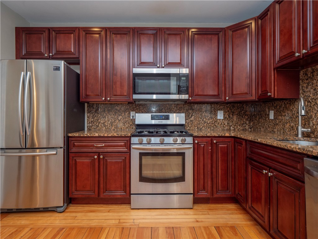 573 Spring Street Newport, RI 02840 - Photo 17 of 50 Kitchen w/gas stove