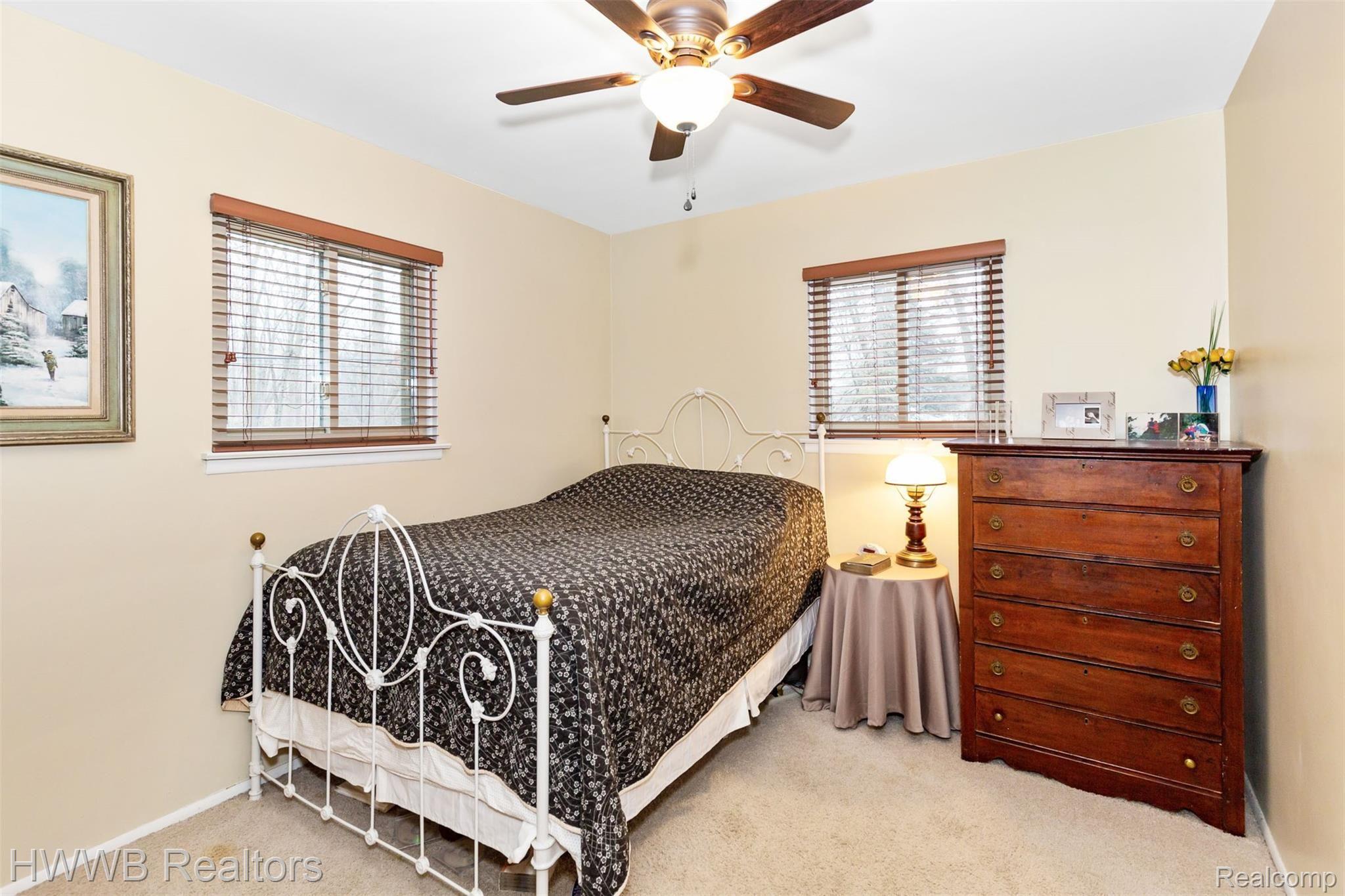 2442 Frankson Avenue Rochester, MI 48307 - Photo 14 of 39 592A7892.jpg
