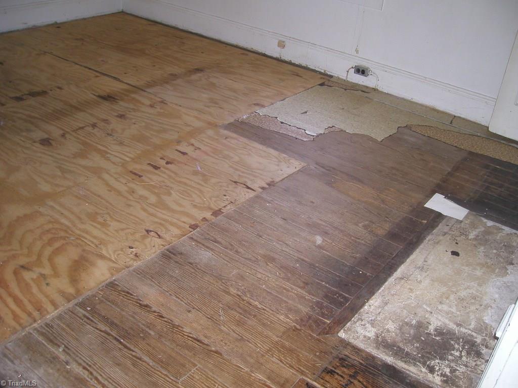 781 Cornatzer Road Mocksville, NC 27028 - Photo 5 of 14 Floor in bedroom.