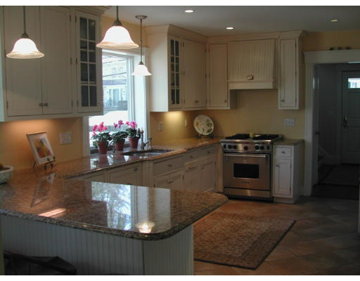 11 Seaver Street Wellesley, MA 02481 - Photo 6 of 12 Gallery Image 6