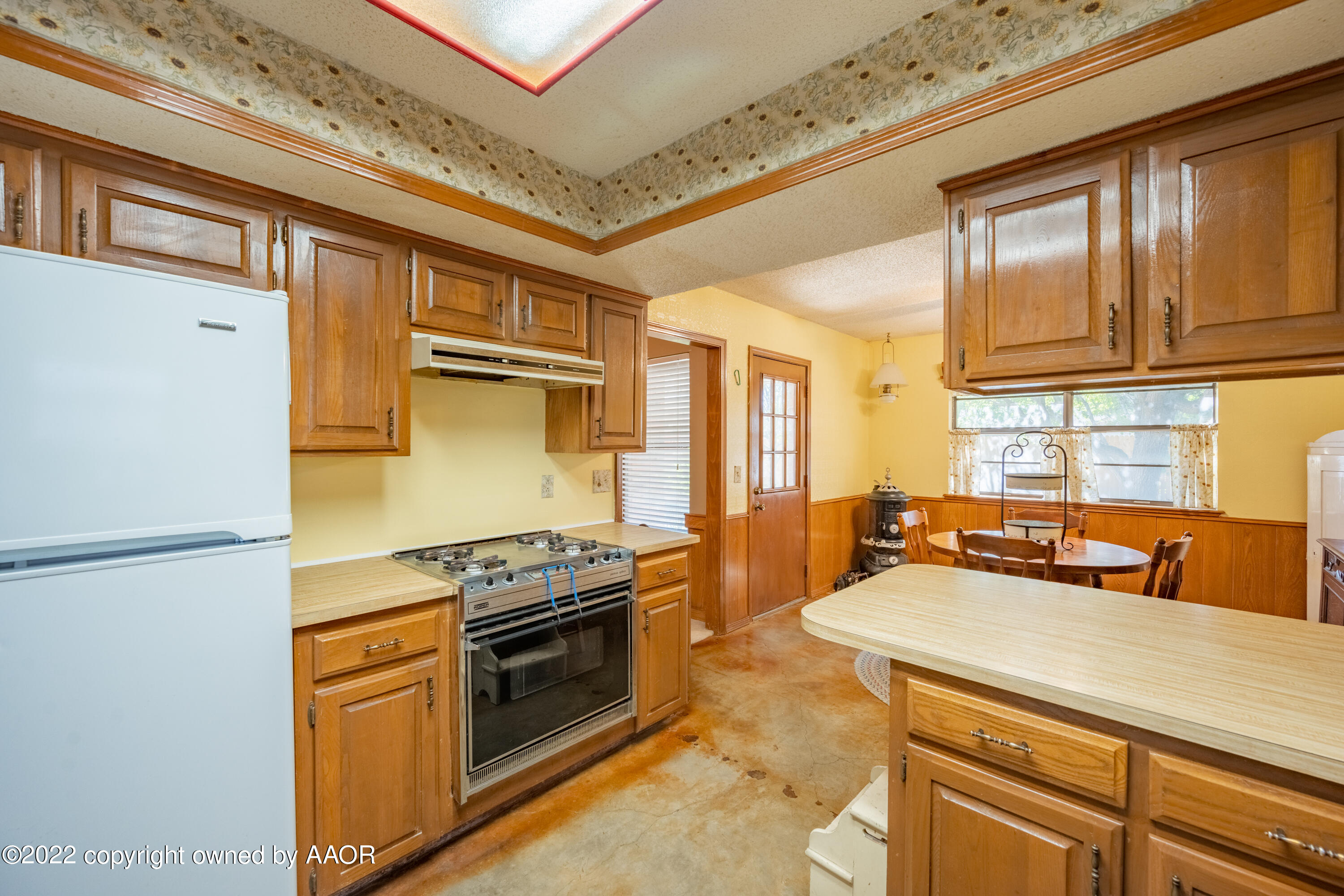 6614 Falcon Road Amarillo, TX 79109 - Photo 7 of 21 kitchen 3