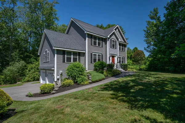 $750,000 | 7 North Salem Road, Hampstead, NH 03841