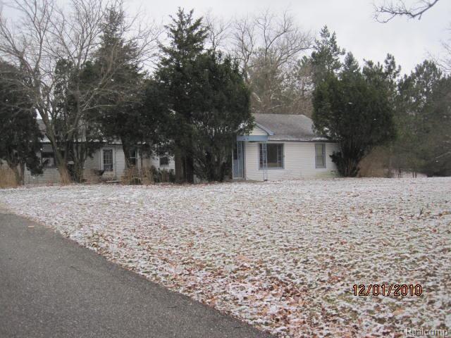 3145 Middle Road Highland, MI 48357 - Photo 1 of 9 IMG_6967