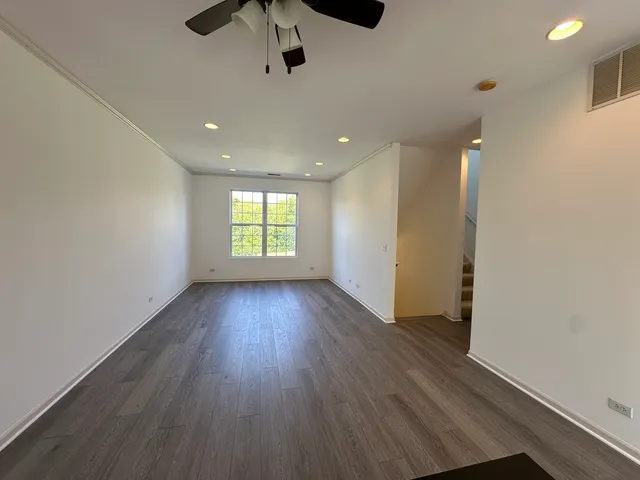 $2,600 | 31782 Pine View Boulevard, Lakemoor, IL 60051