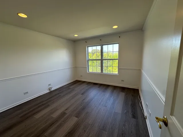 $2,600 | 31782 Pine View Boulevard, Lakemoor, IL 60051