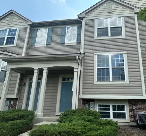 $2,600 | 31782 Pine View Boulevard, Lakemoor, IL 60051