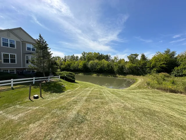 $2,600 | 31782 Pine View Boulevard, Lakemoor, IL 60051