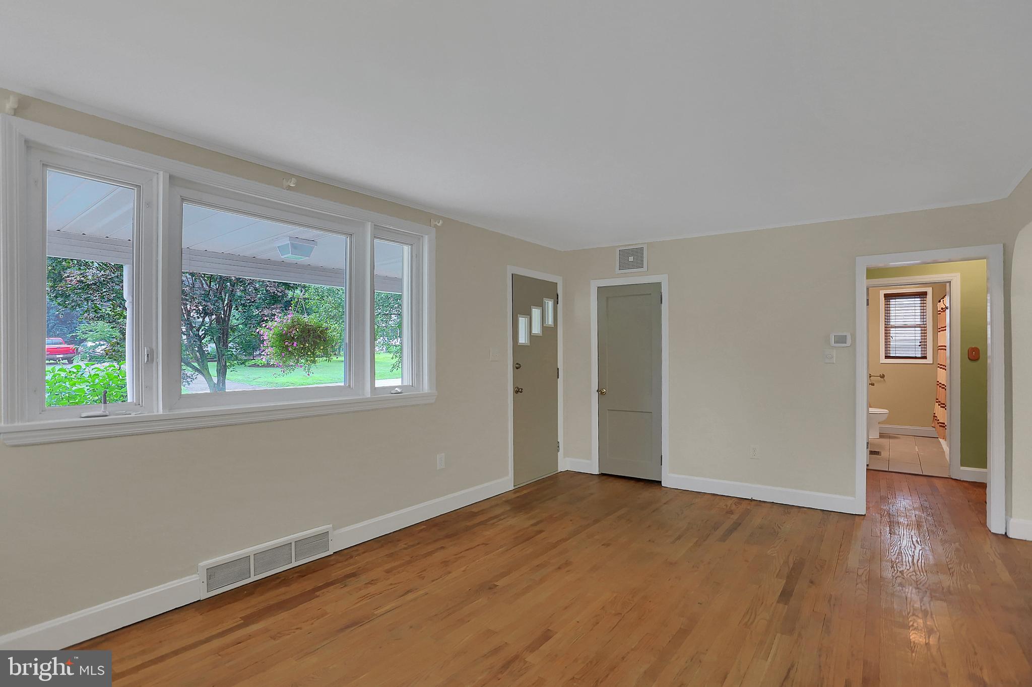 894 Cedars Road Lewisberry, PA 17339 - Photo 3 of 36