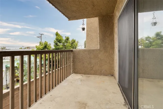 an empty room with window